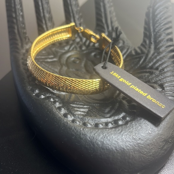 Herringbone 18K Gold plated bronze bracelet - Picture 4 of 5